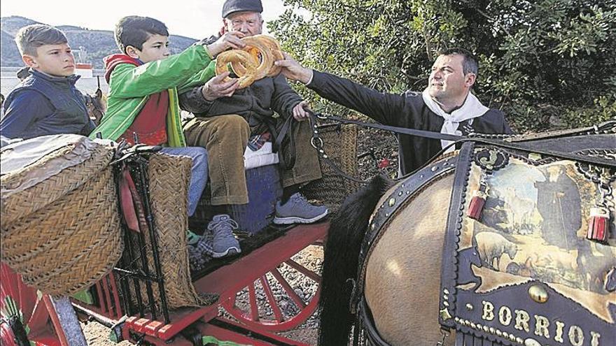 Borriol inicia sus actos con la popular ‘pujà al Raval’