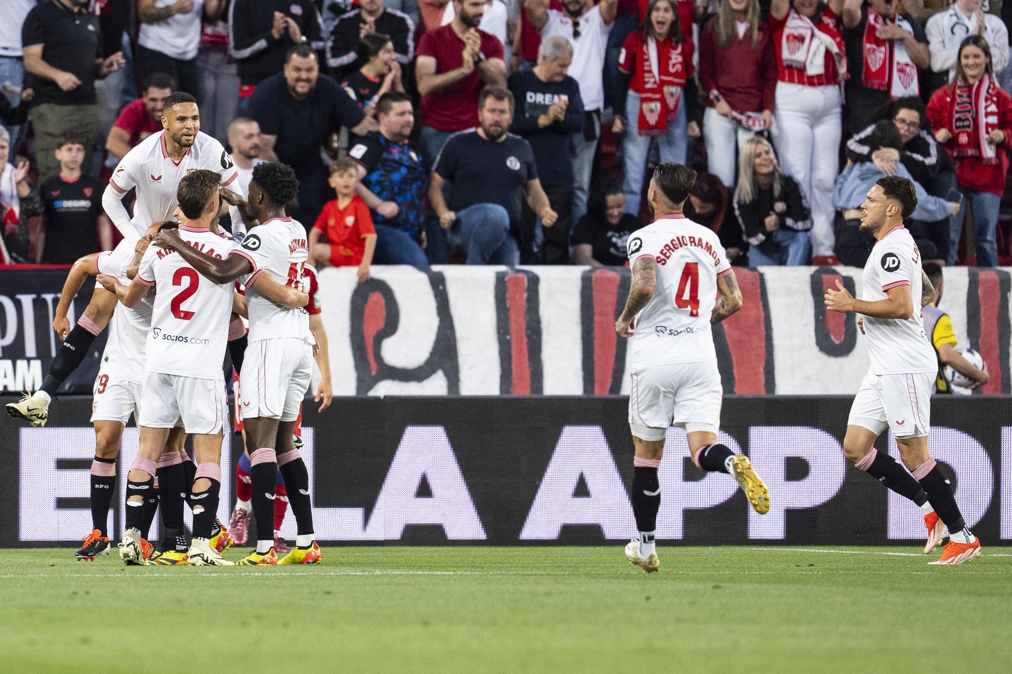 Marcos Acuna of Sevilla FC celebrates a goal during the Spanish league, LaLiga EA Sports, football match played between Sevilla FC and Granada CF at Ramon Sanchez-Pizjuan stadium on May 5, 2024, in Sevilla, Spain. AFP7 05/05/2024 ONLY FOR USE IN SPAIN / Joaquin Corchero / AFP7 / Europa Press;2024;Soccer;Sport;ZSOCCER;ZSPORT;Sevilla FC v Granada CF - LaLiga EA Sports;