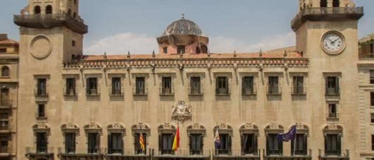 El Ayuntamiento de Alicante provee varias jefaturas.