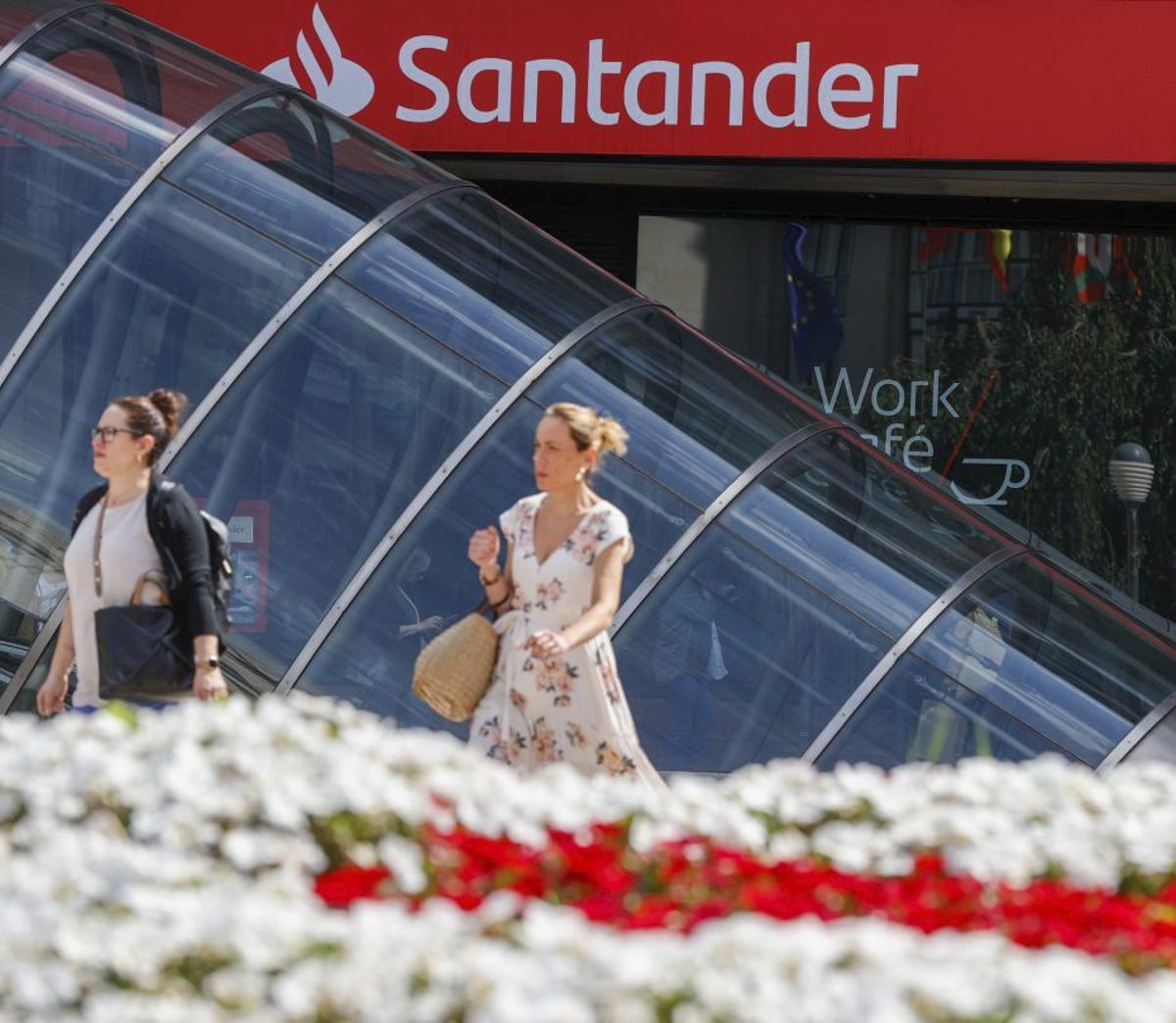 El Santander guanya un 60,3% més per la plusvàlua de la venda a Polònia