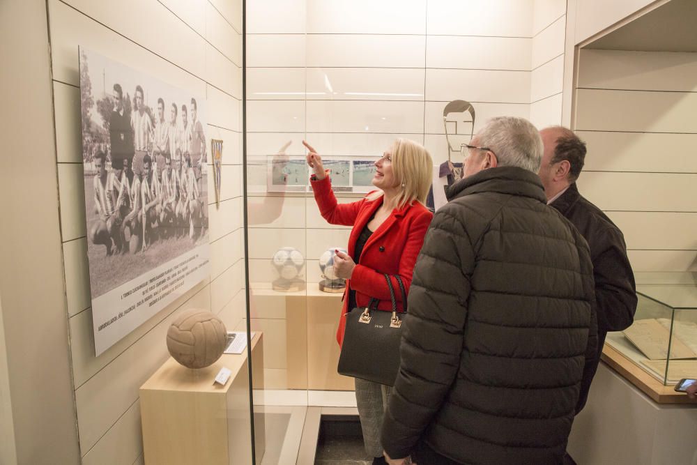 Visitants de l''exposició del Centenari de la Unió