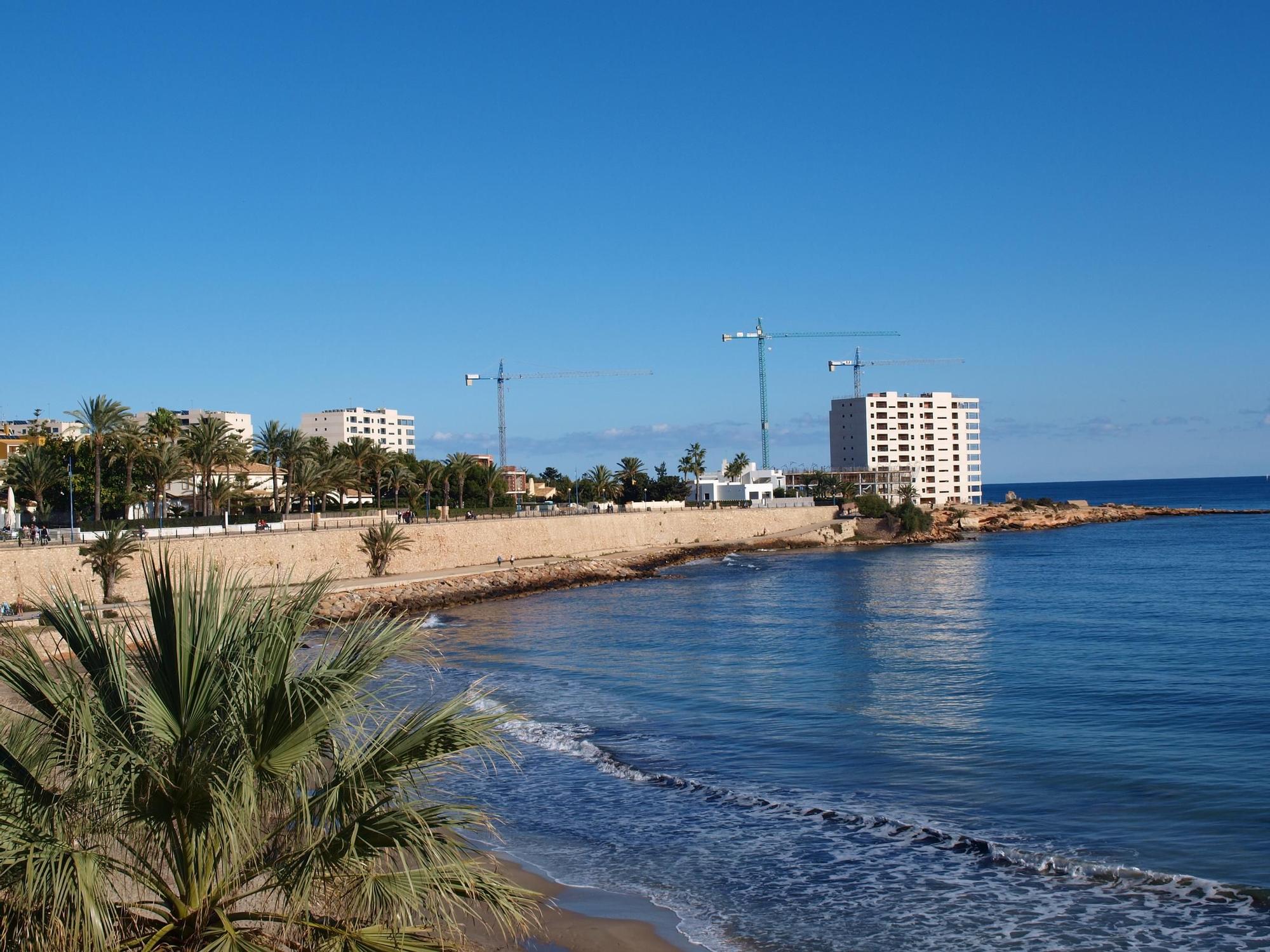 Cinco nuevos edificios de diez plantas en Punta Prima