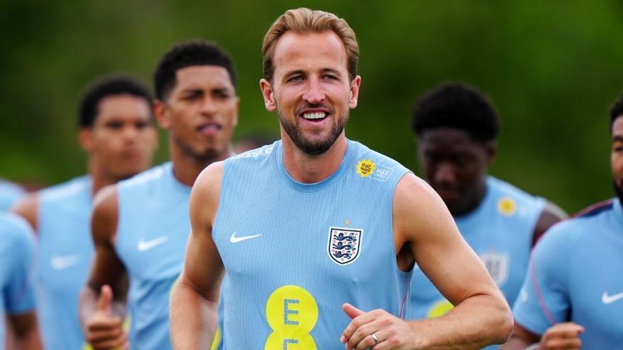 Inglaterra sufre un robo de película en el Mundial: Bellingham y Kane, sin botas
