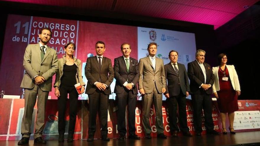 De izquierda a derecha, Vázquez, Ortega, Bernal, Lara, Catalá, De Llera, Pascual y Gómez-Barroso.