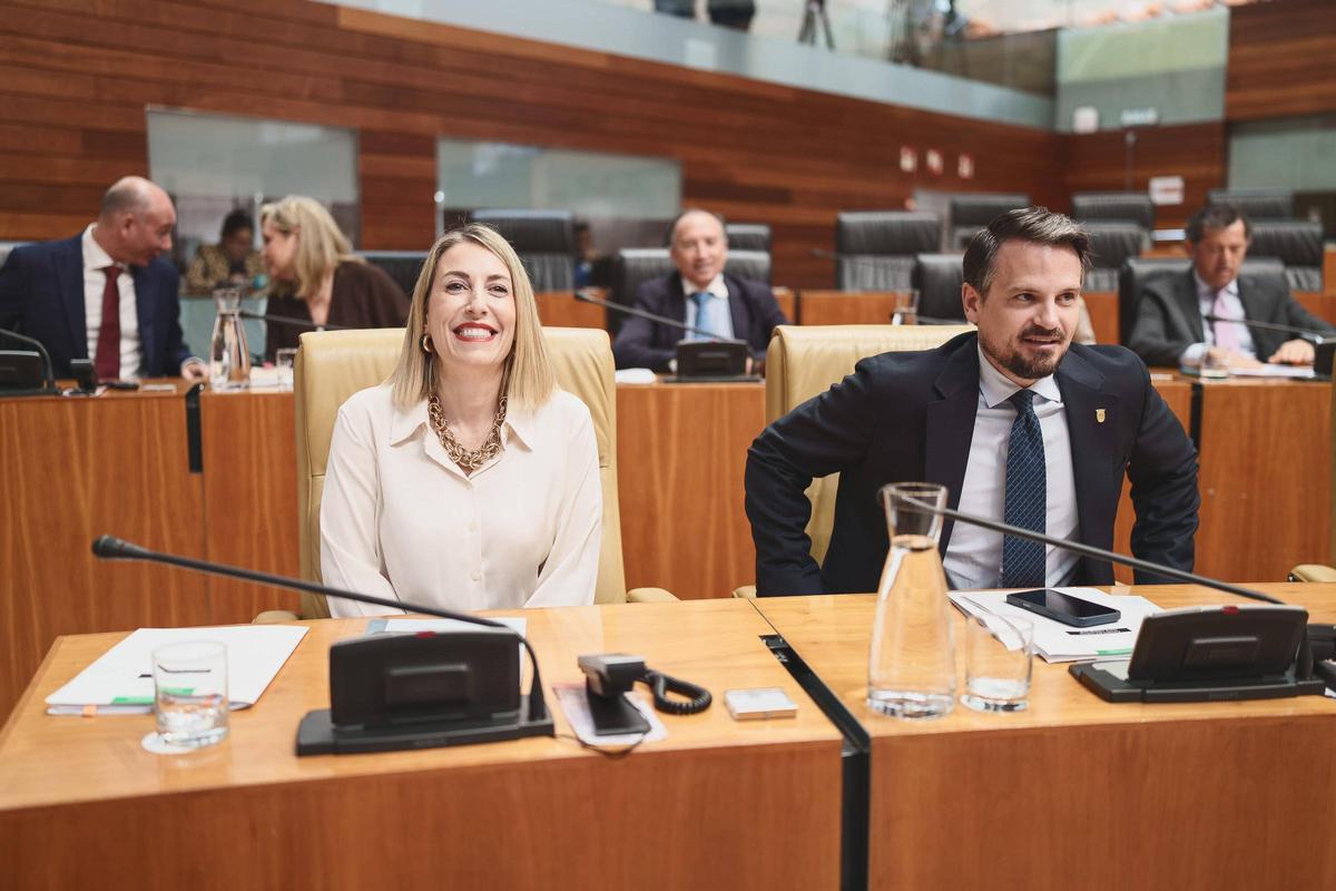 Fotogalería | El pleno de la Asamblea de Extremadura en imágenes