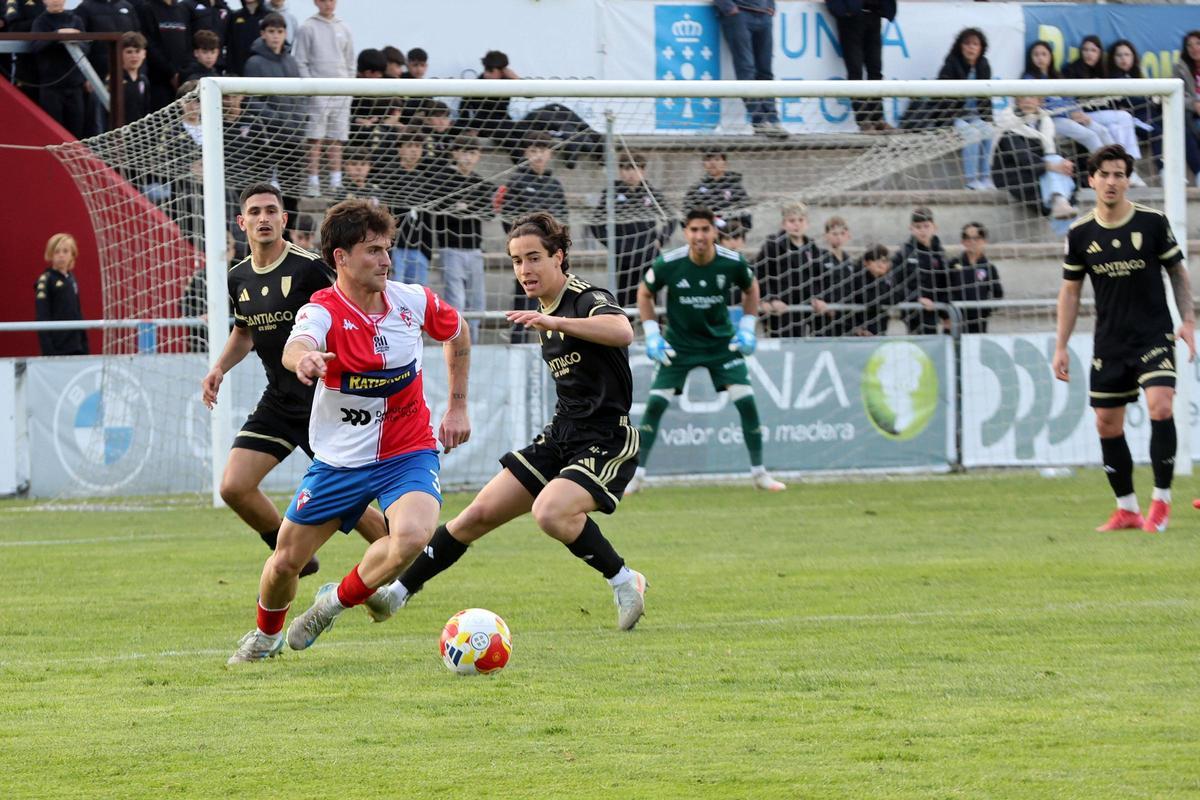 Luis Castro durante el encuentro disputado el pasado domingo en A Lomba.