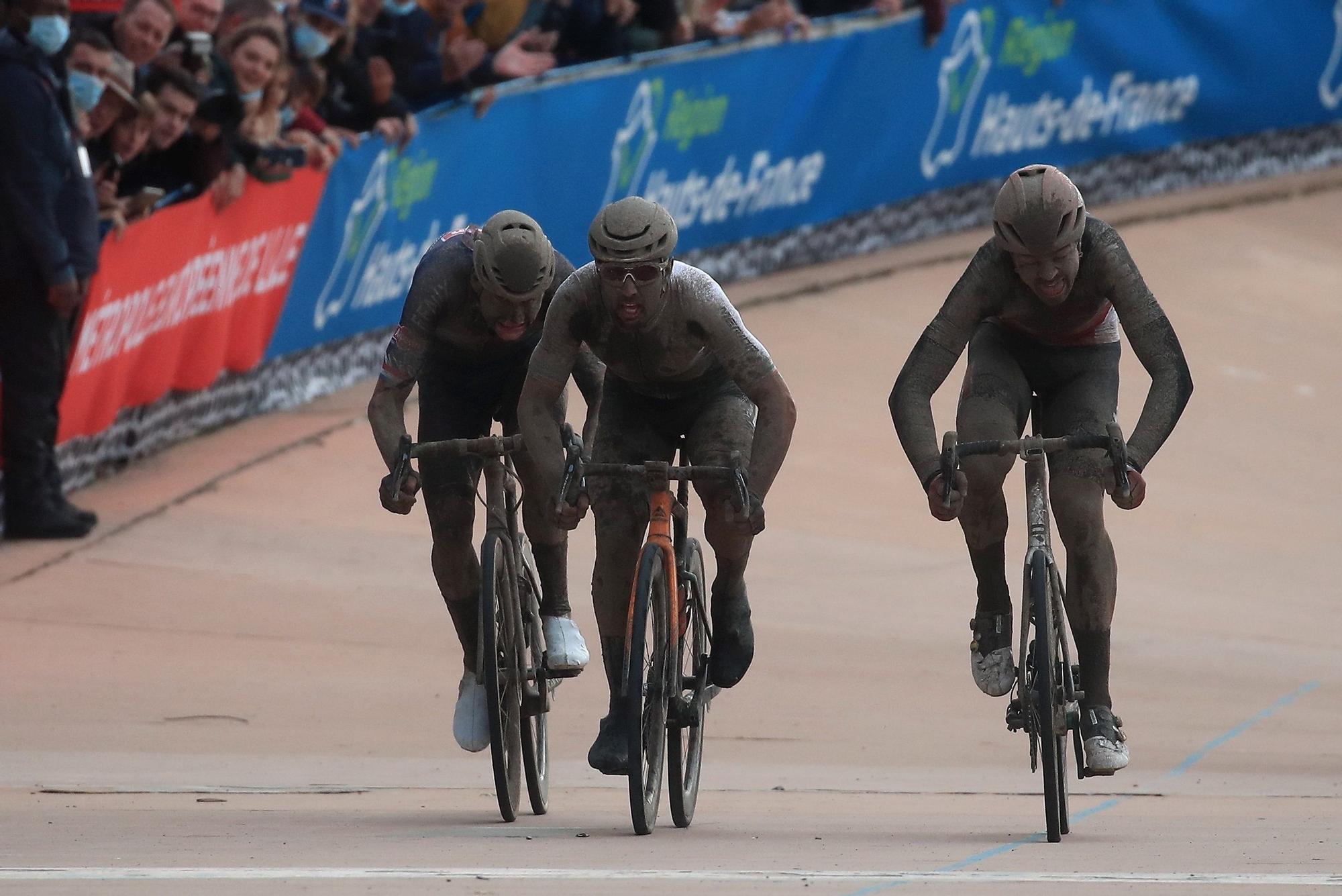 La épica victoria de Colbrelli en el barro de la París-Roubaix