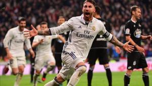undefined36582752 real madrid s defender sergio ramos celebrates after scoring170102171211