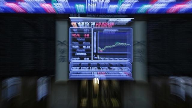 Panel informativo de la Bolsa de Madrid que muestra la evolucion del principal indicador de la Bolsa espanola el IBEX 35.