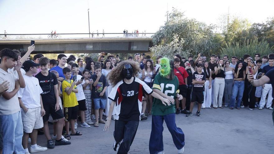'Farmear aura': la fiebre de TikTok llega a Córdoba