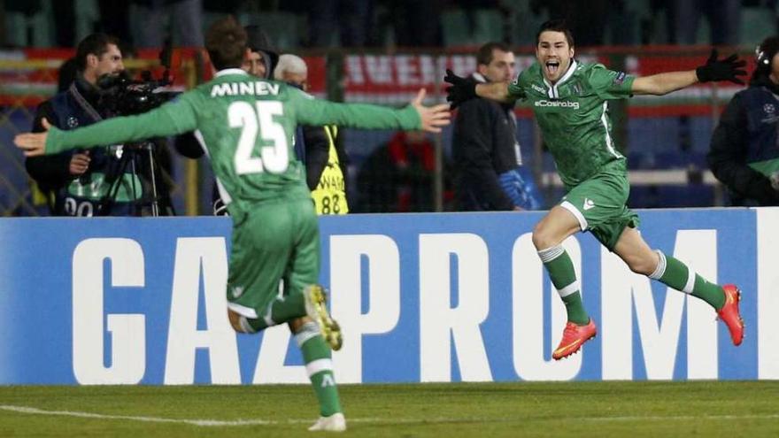 Abalo celebrando uno de los dos goles que hizo con el Ludogorets en Champions. // FDV