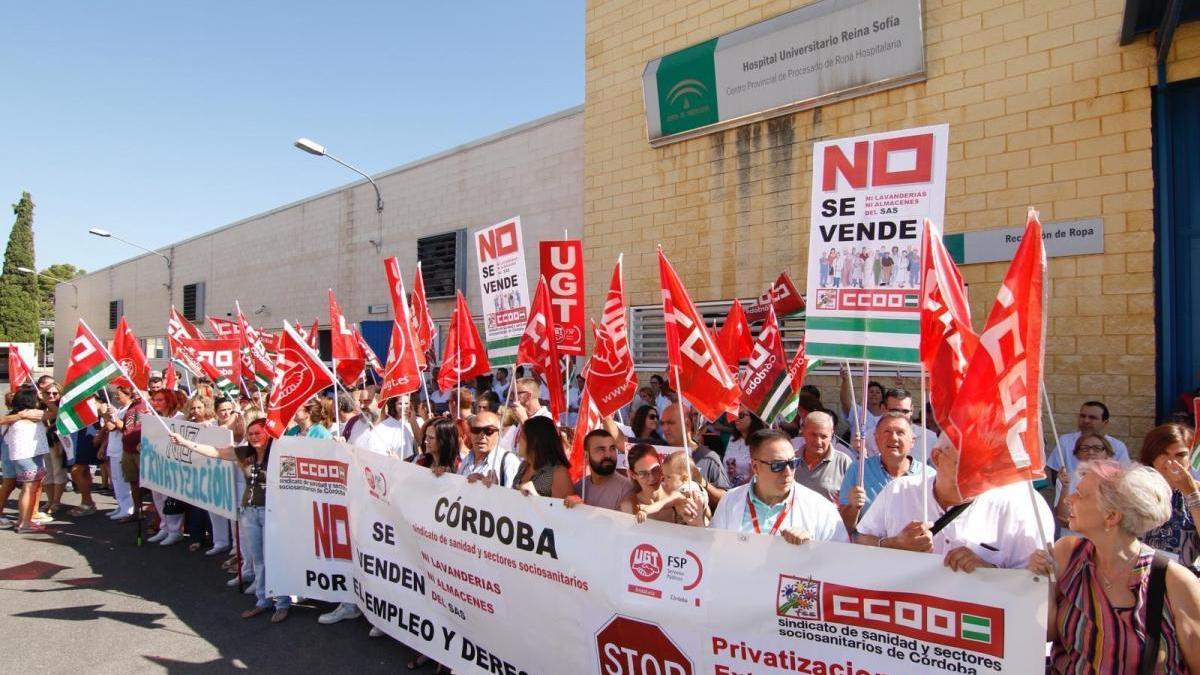 Concentración ante la lavandería del Reina Sofía &quot;contra las privatizaciones del SAS&quot;