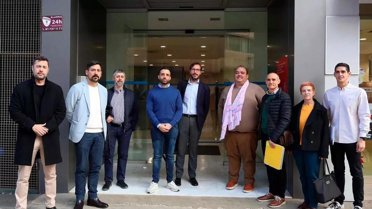 Alcalde y ediles de Sagunt en conselleria con peticiones educativas