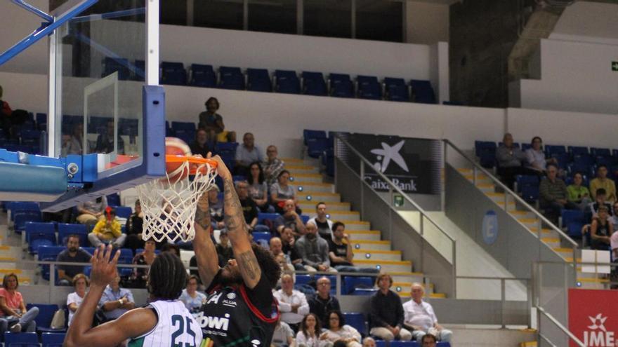 Tres jugadors i tres accions del Fibwi Palma-Huesca, per J.M. Arbucias