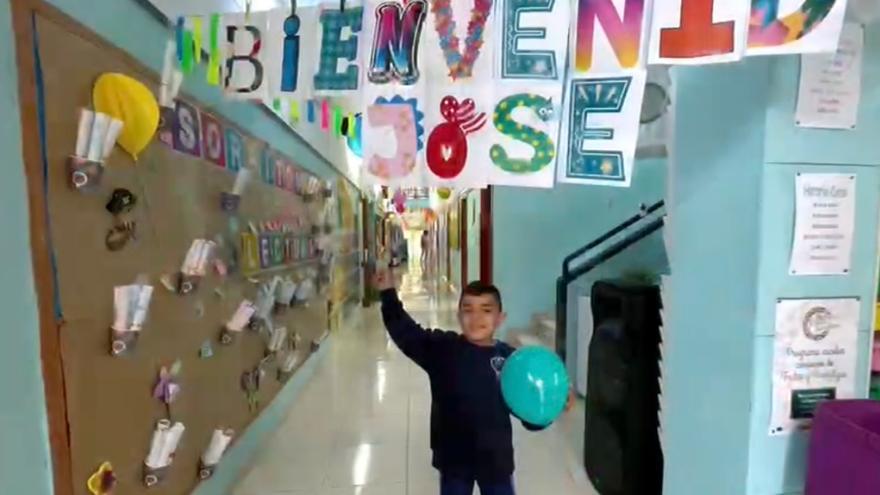 Emotiva bienvenida a un niño canario: José regresa al colegio después de vencer la leucemia