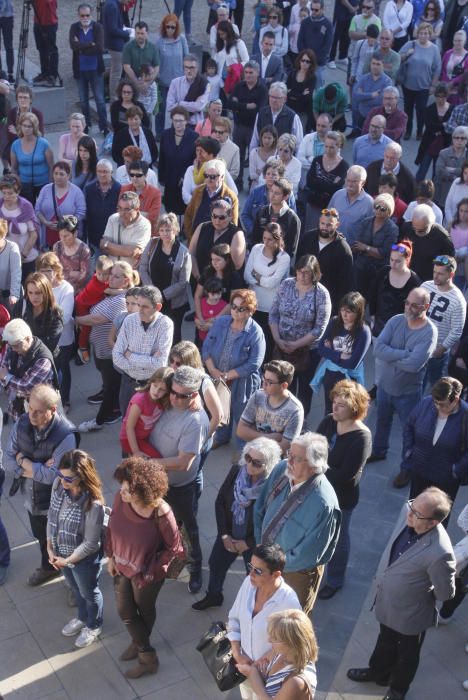 Multitudinari minut de silenci a Caldes per la tragèdia del Mas Oller