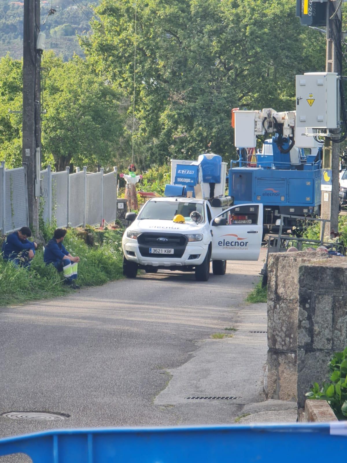 La instalación de un generador en Bamio (Vilagarcía).