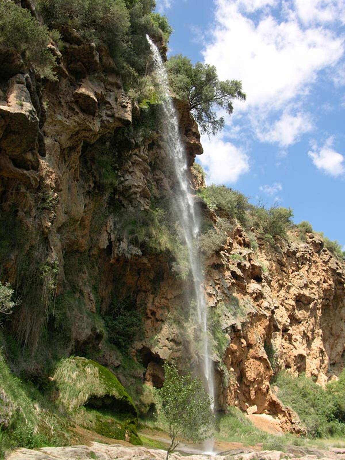 La cascada del Salto de la Novia, tan visitada y famosa.