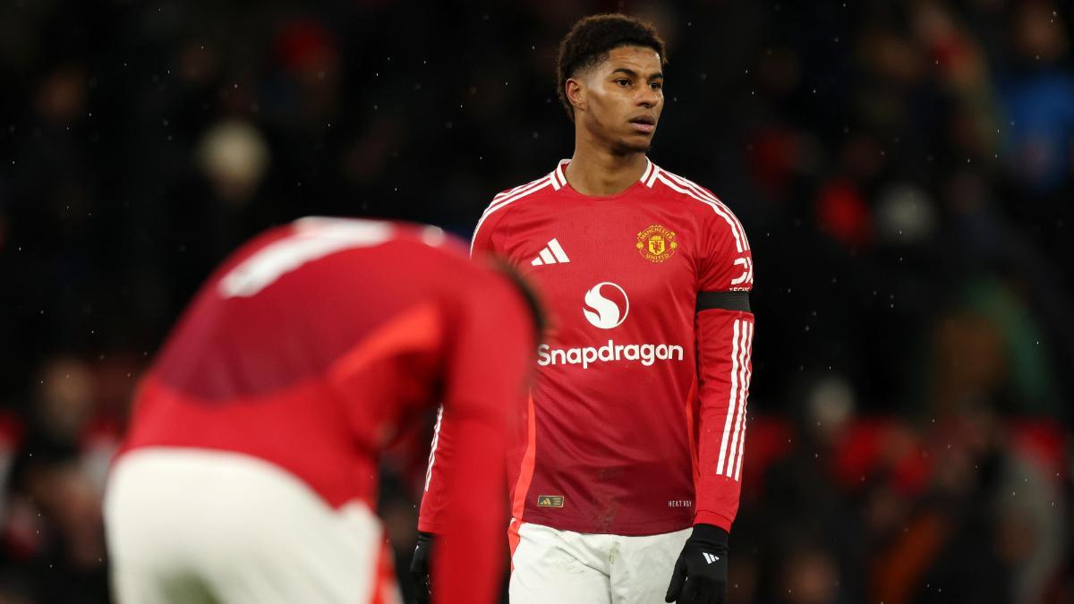 Los jugadores del United tras perder ante el Nottingham Forest