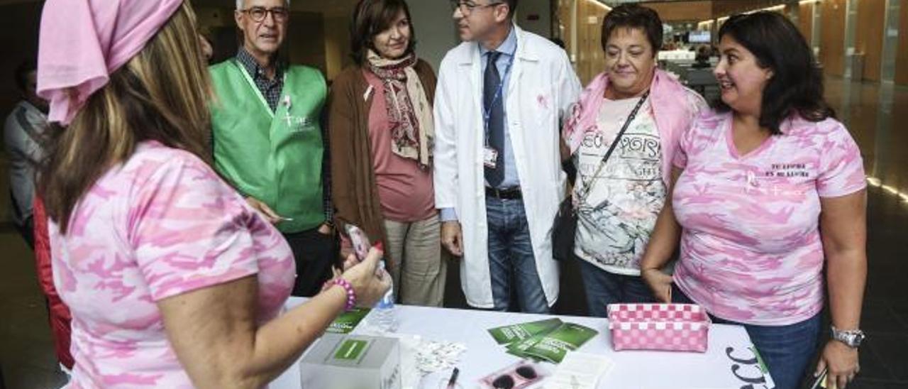 Tres testimonios sobre el cáncer de mama