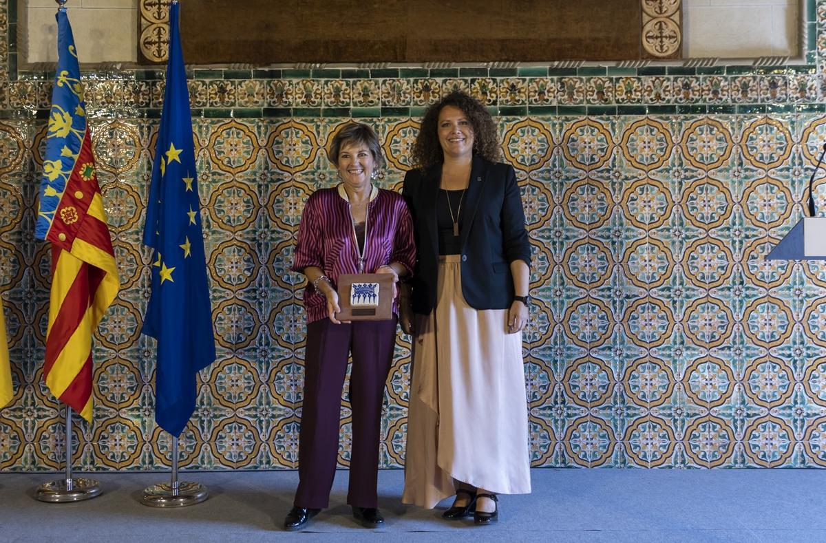 ALICIA IZQUIERDO I LA CINTÌFICA CARMEN MORANT ZACARÉS