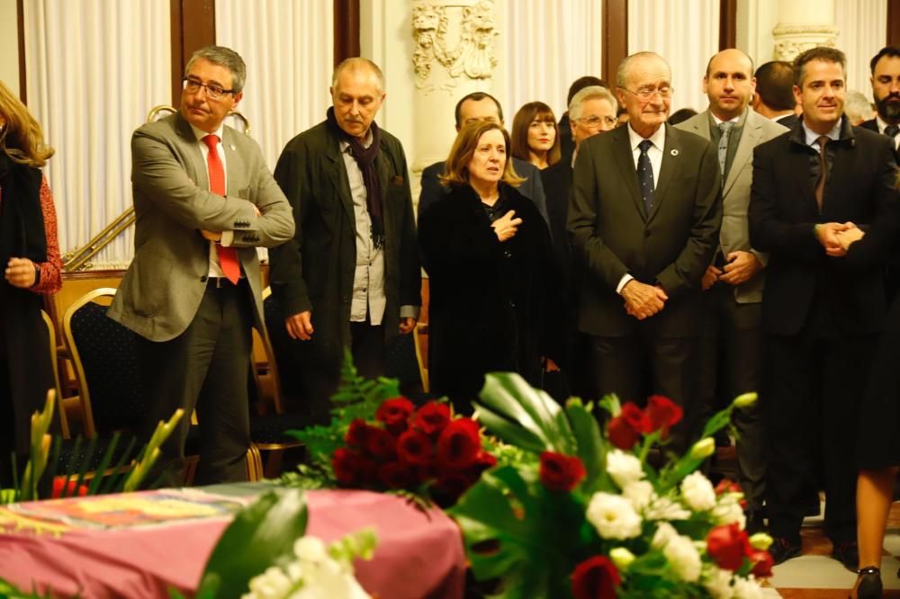 Capilla ardiente de Eugenio Chicano en el Ayuntamiento de Málaga.