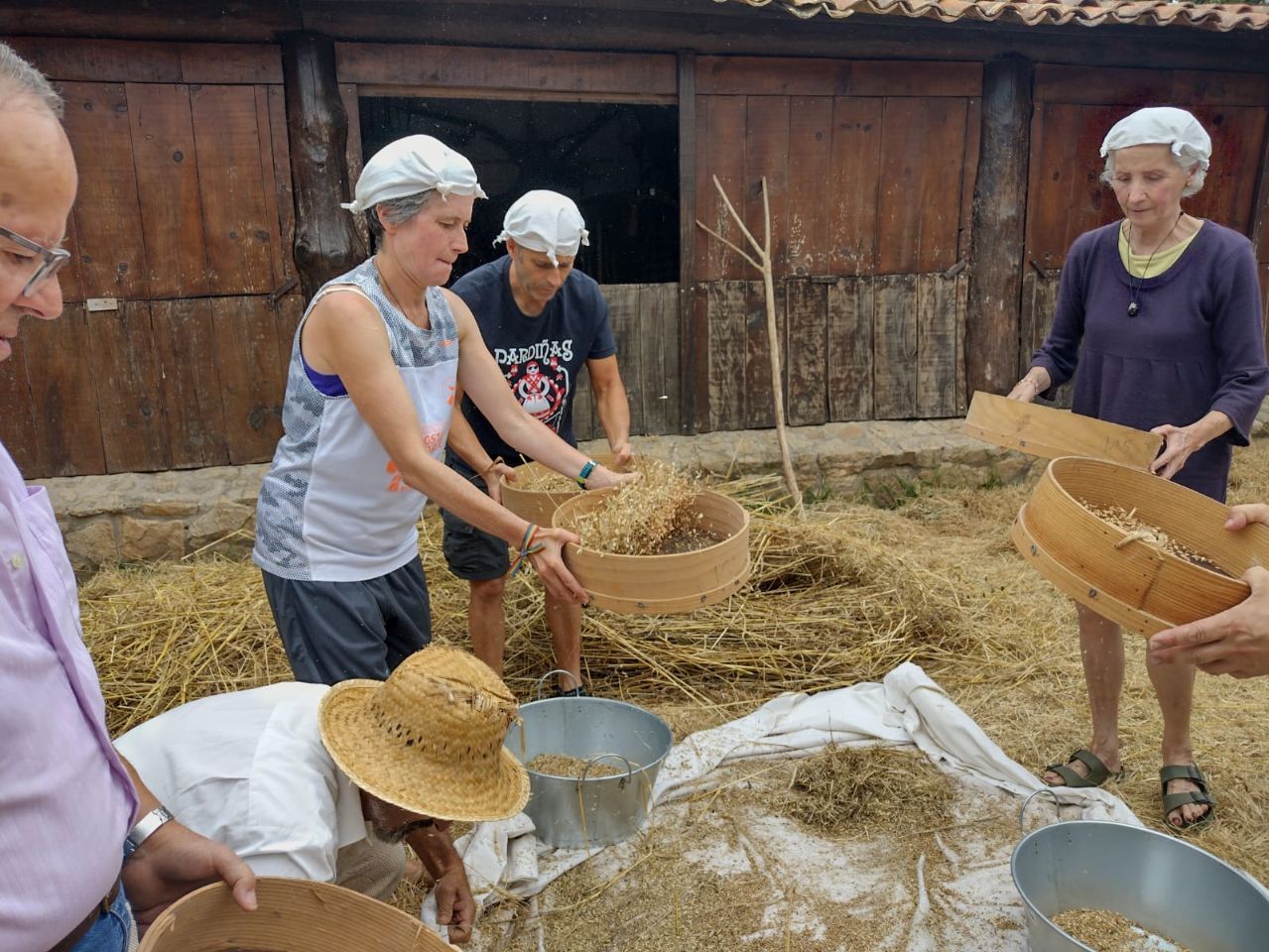 Un momento de la "Festa da Malla" celebrada en la casa museo O Quinteiro de Temperán, en San Vicente de O Grove.