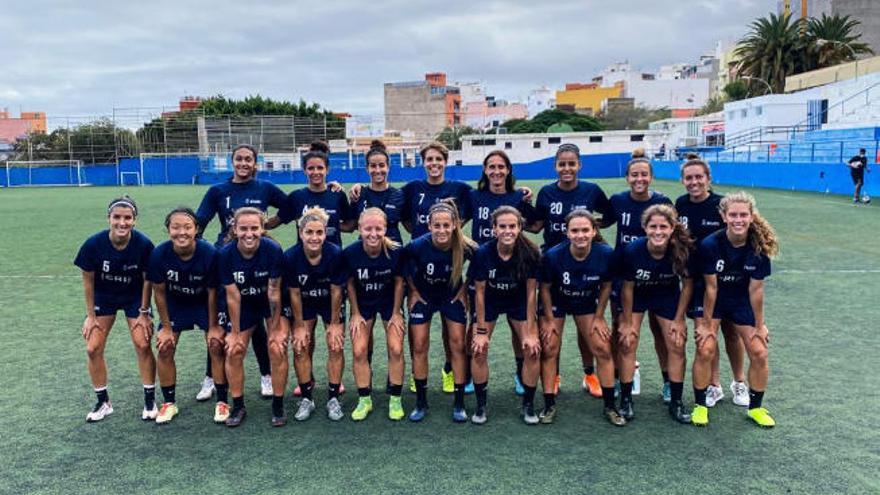 El plantel del Real Unión Tacuense, en el campo de La Salud.