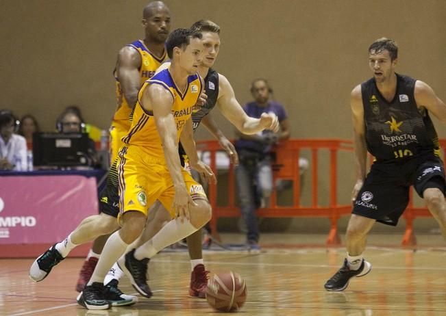 03/09/2016.DEPORTES .Partido de baloncesto amistoso entre el Iberostar Tenerife y el Herbalife Gran Canaria.