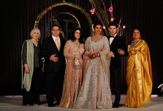 Priyanka Chopra, Nick Jonas y familiares