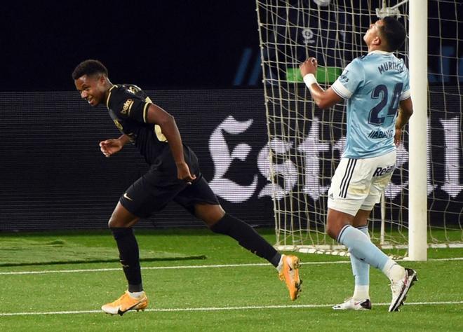 Imágenes del partido entre el Celta de Vigo y el FC Barcelona de la cuarta jornada de LaLiga Santander, disputado en el estadio de Balaídos en Vigo.