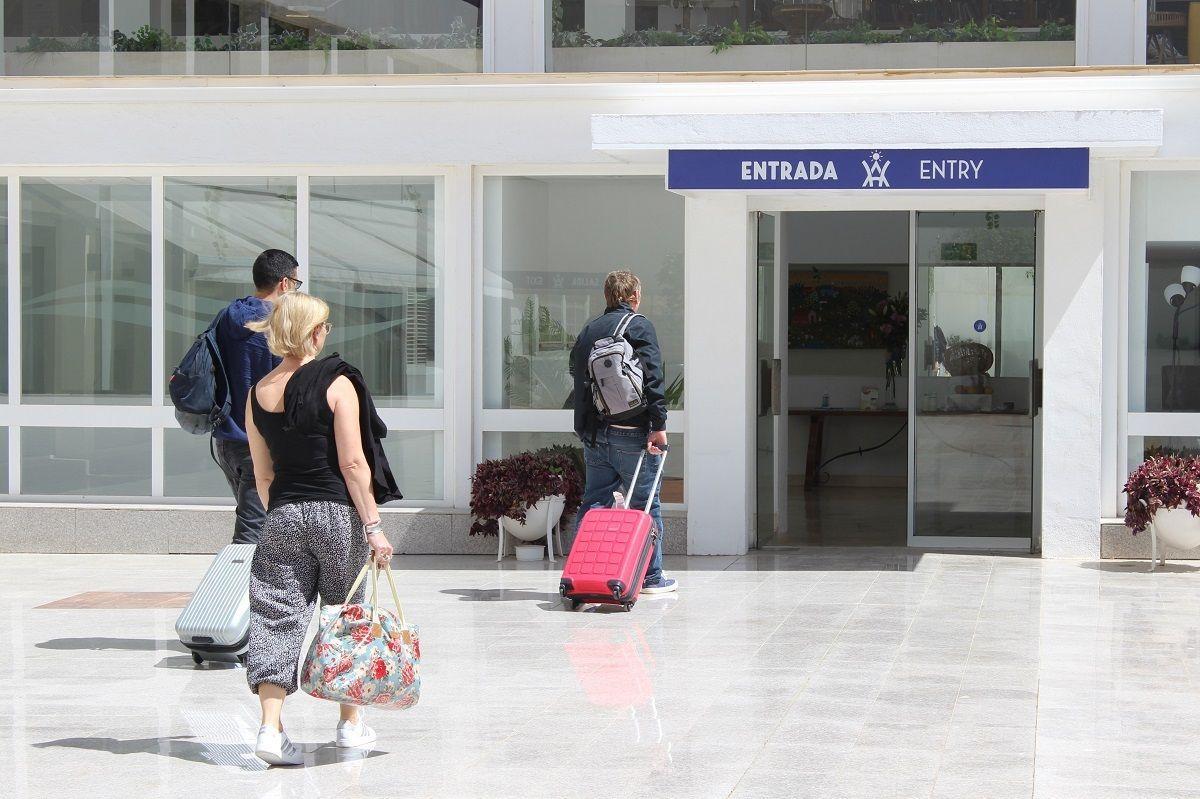 Llegada de turistas a Málaga.