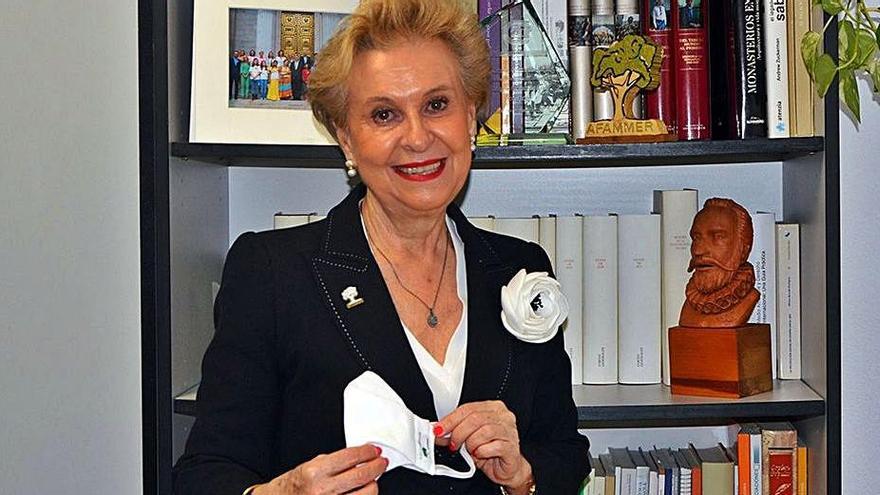 Carmen Quintanilla, presidenta nacional de Afammer, recoge el premio europeo.