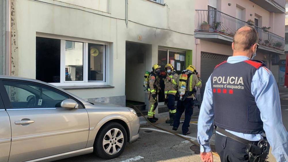 Incendi a Vilobí d''Onyar.