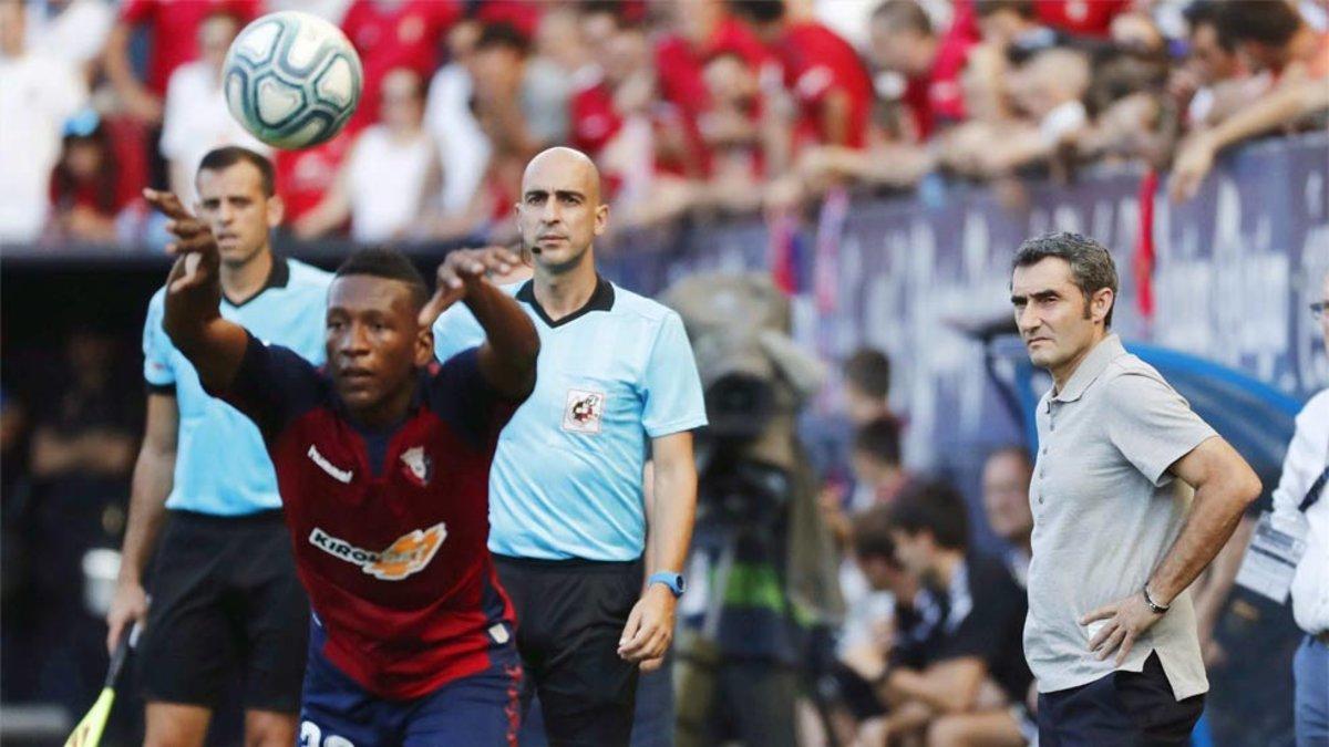 Valverde observó con inquietud el partido desde la banda