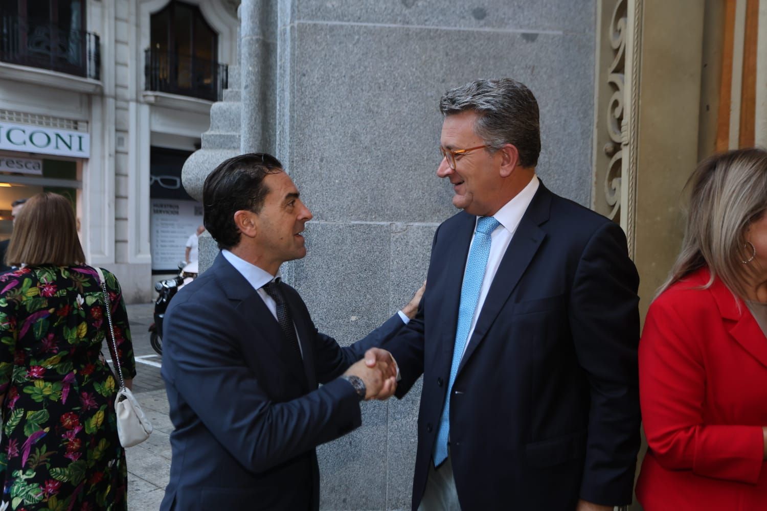Llegada de los asistentes a la segunda edición del Foro de Energía en la Comunitat Valenciana