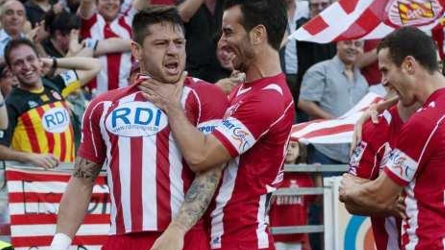 Javi Acuña, junto a Jandro, celebrando el gol que le marcó el pasado domingo al Alcorcón.