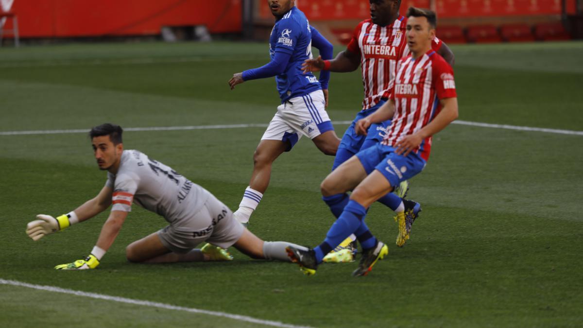 En imágenes: el derbi entre el Sporting y el Real Oviedo