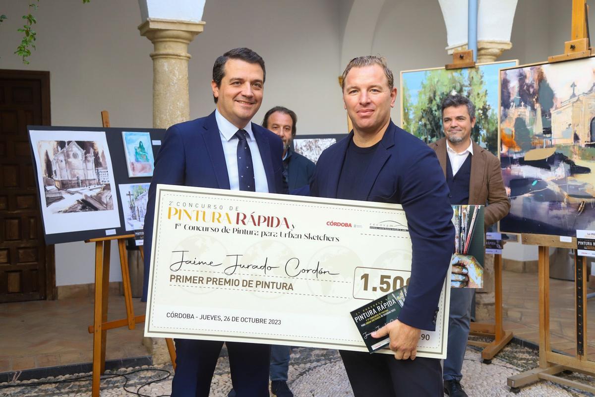 José María Bellido y Jaime Jurado, tras la entrega del premio.