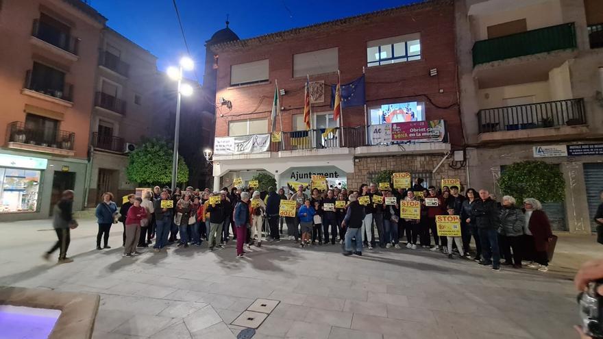 Agost se blinda contra la implantación indiscriminada de plantas solares