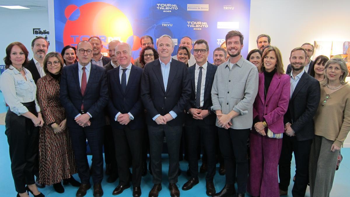 Faci, Rodrigo, Azcón, Tasqué, González, junto a parte de los implicados en el el 'tour del talento' recale en Zaragoza. EUROPA PRESS