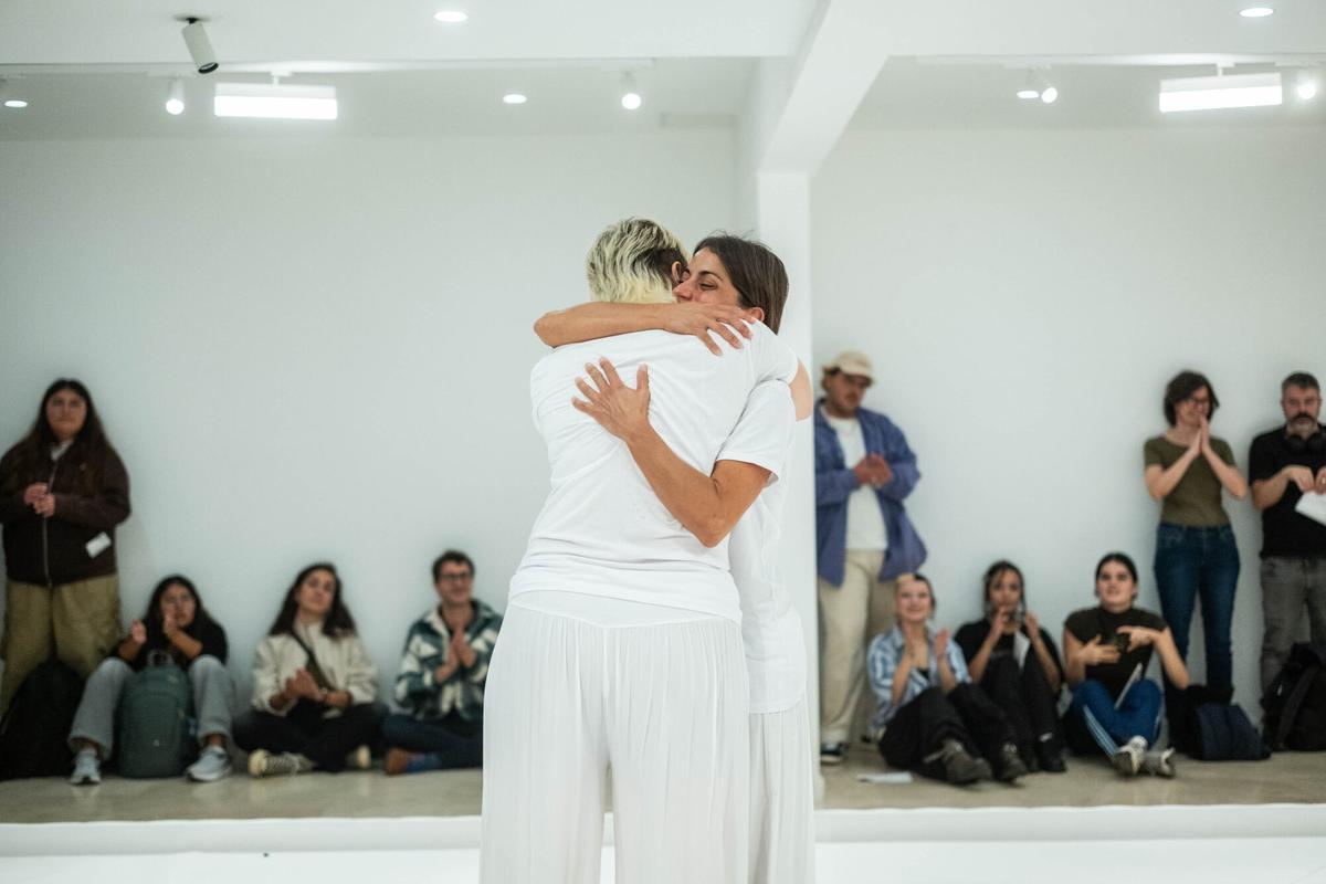 Presentación de la performance 'A ras de suelo'