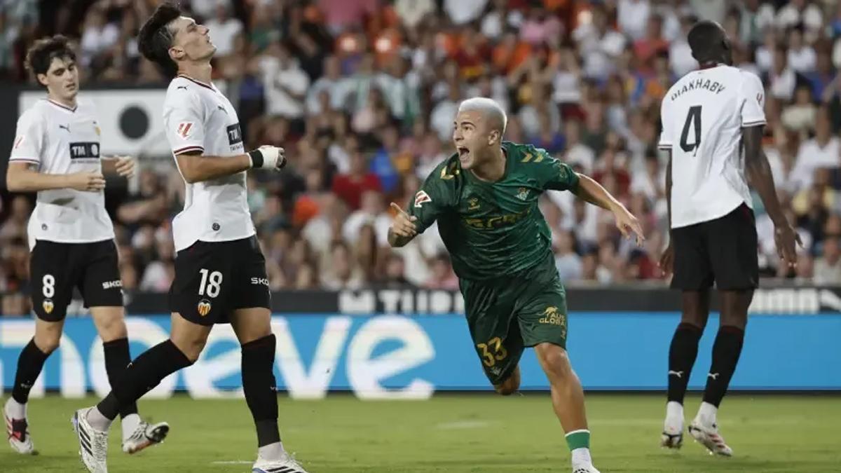 Alerta bética por tres jugadores que pueden salir tras ganar en Mestalla