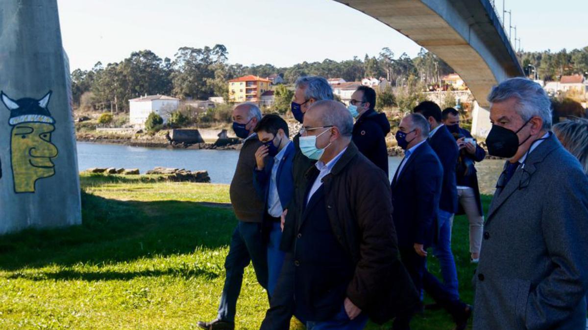 La visita a la zona en la que se potenciará la estación marítima.