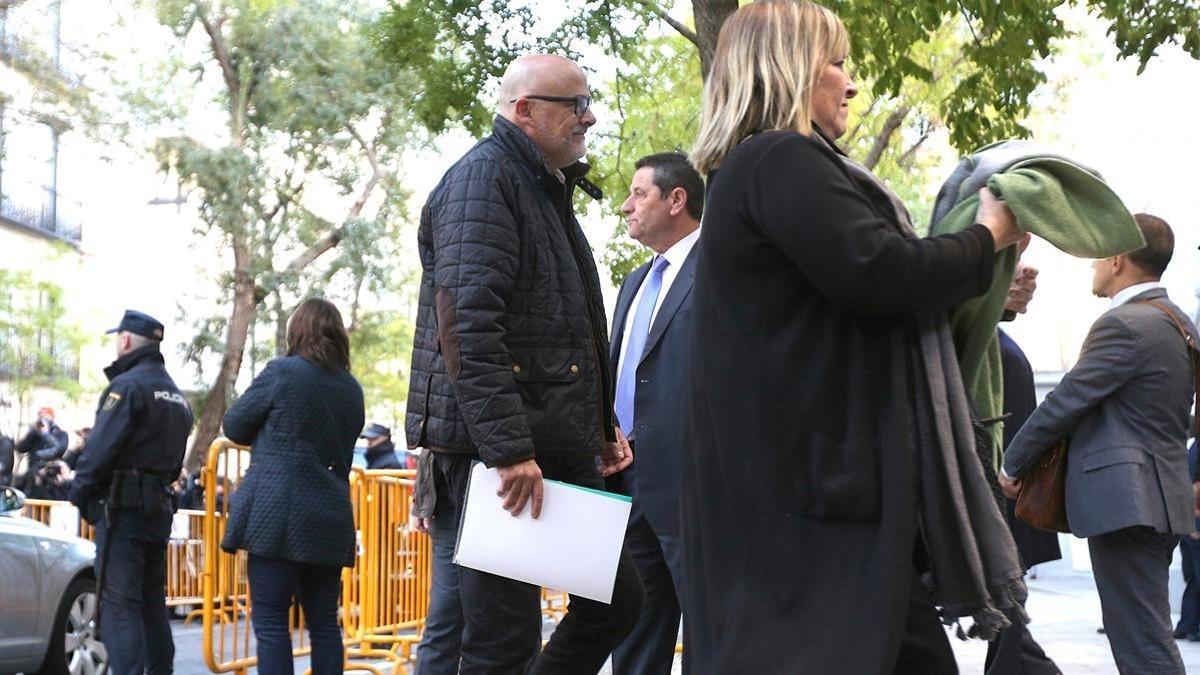 Lluís Corominas y Ramona Barrufet, a su llegada al Supremo.