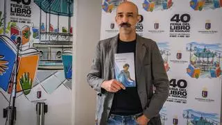 El escritor oliventino Jesús Carrasco se suma a la Feria del Libro de Badajoz