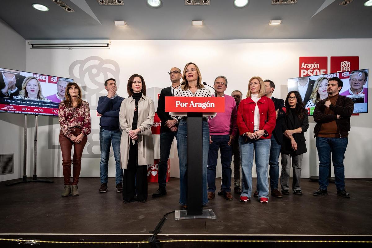 En imágenes | El PSOE de Pilar Alegría reacciona a los resultados electorales En imágenes | El PSOE de Pilar Alegría reacciona a los resultados electorales