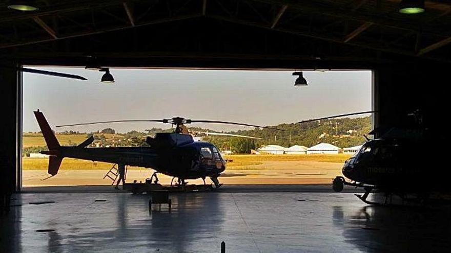 Un helicòpter dels GRAE a la seu d&#039;Olot