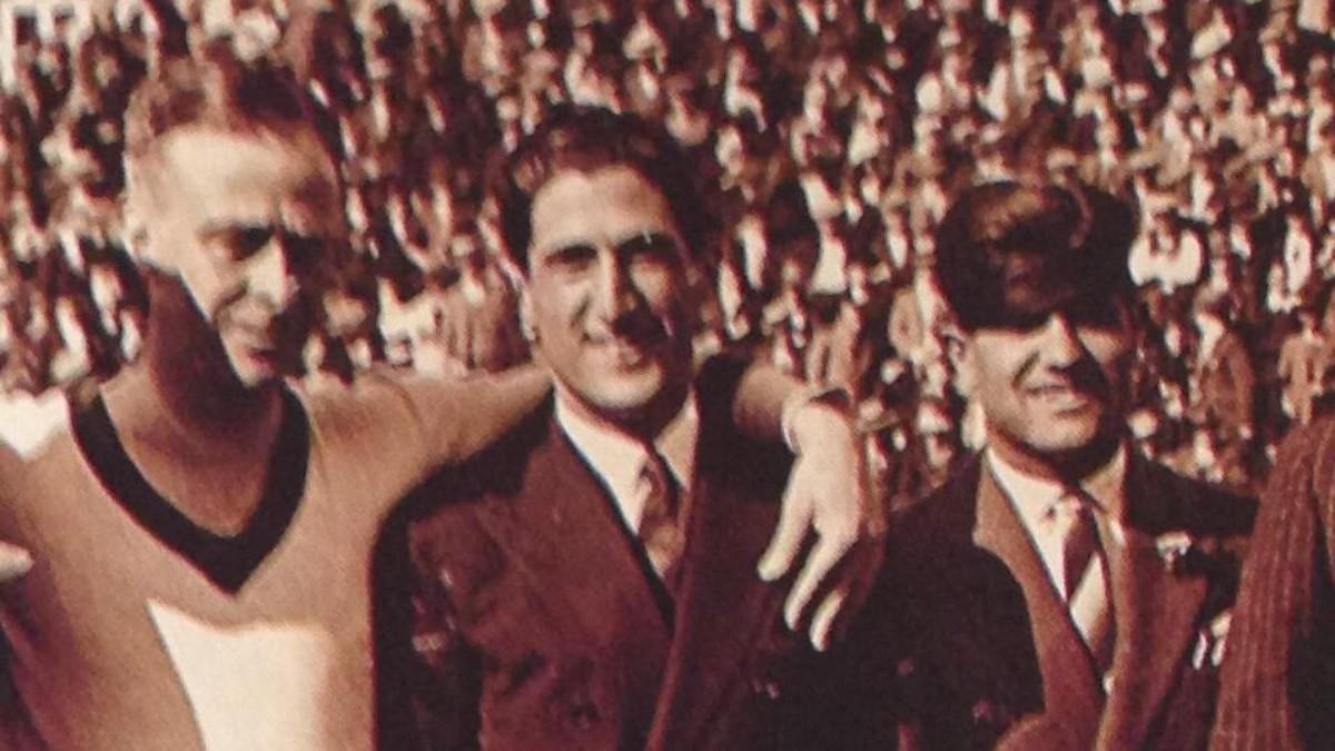 Romà Forns en la izquierda de la imagen