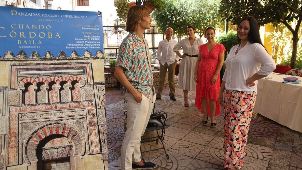 Fernando Solano, Estefanía Cuevas, Basi del Río, La Trini y Curro Sendra.